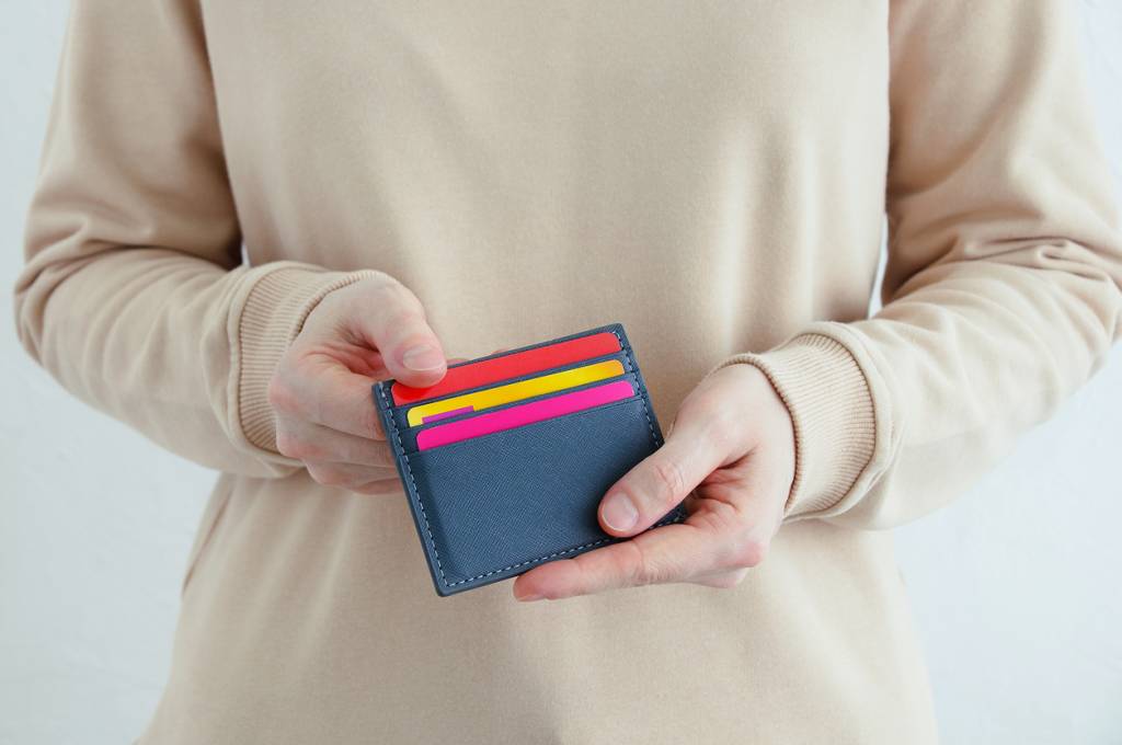 Choisir un porte-carte en accord avec son look